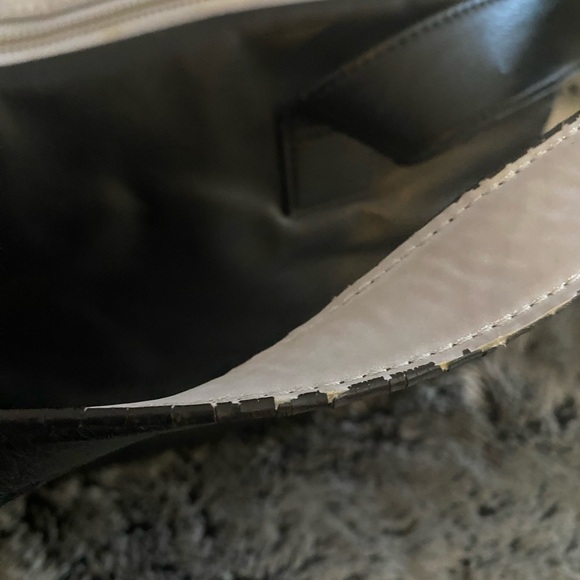 Lululemon weekend tote/gymbag/carryall, shoe bag and strap h12l16w9 - Picture 3 of 7